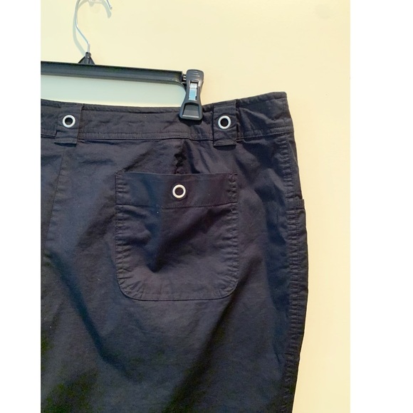 MOSSIMO STRETCH Sz 20W Black Color Stretch Cargo Style Capri - Picture 4 of 7